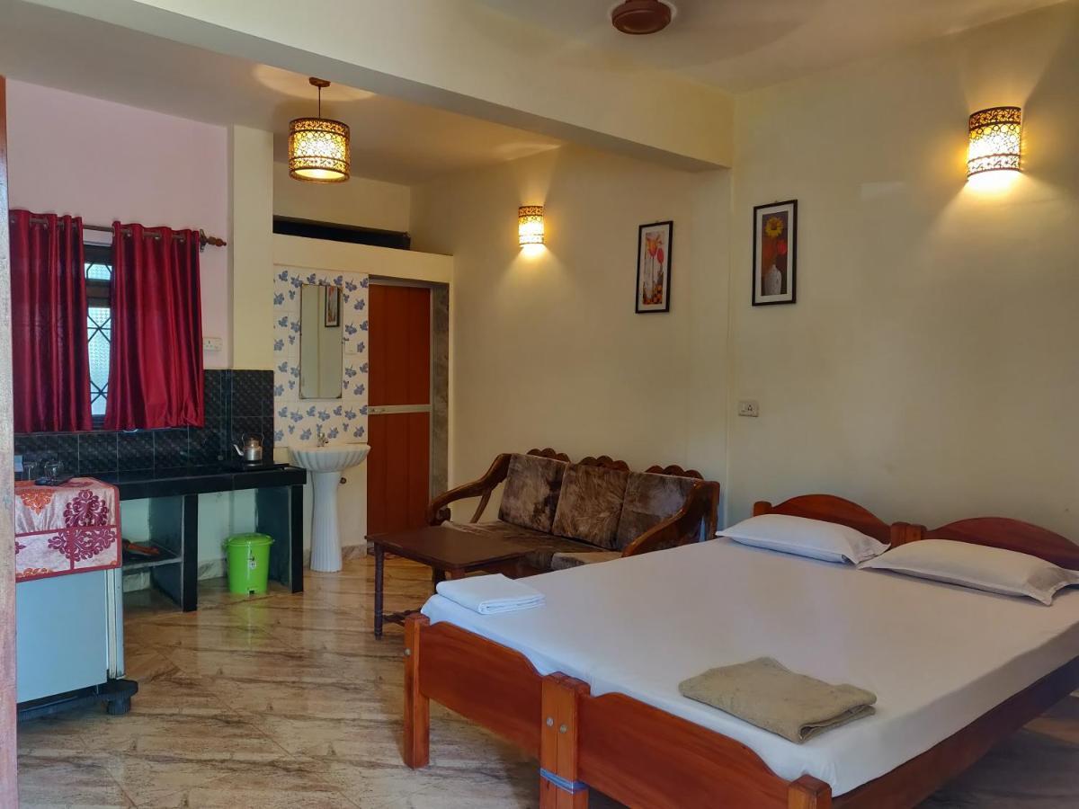 Morjim Sunset Hotel Exterior foto